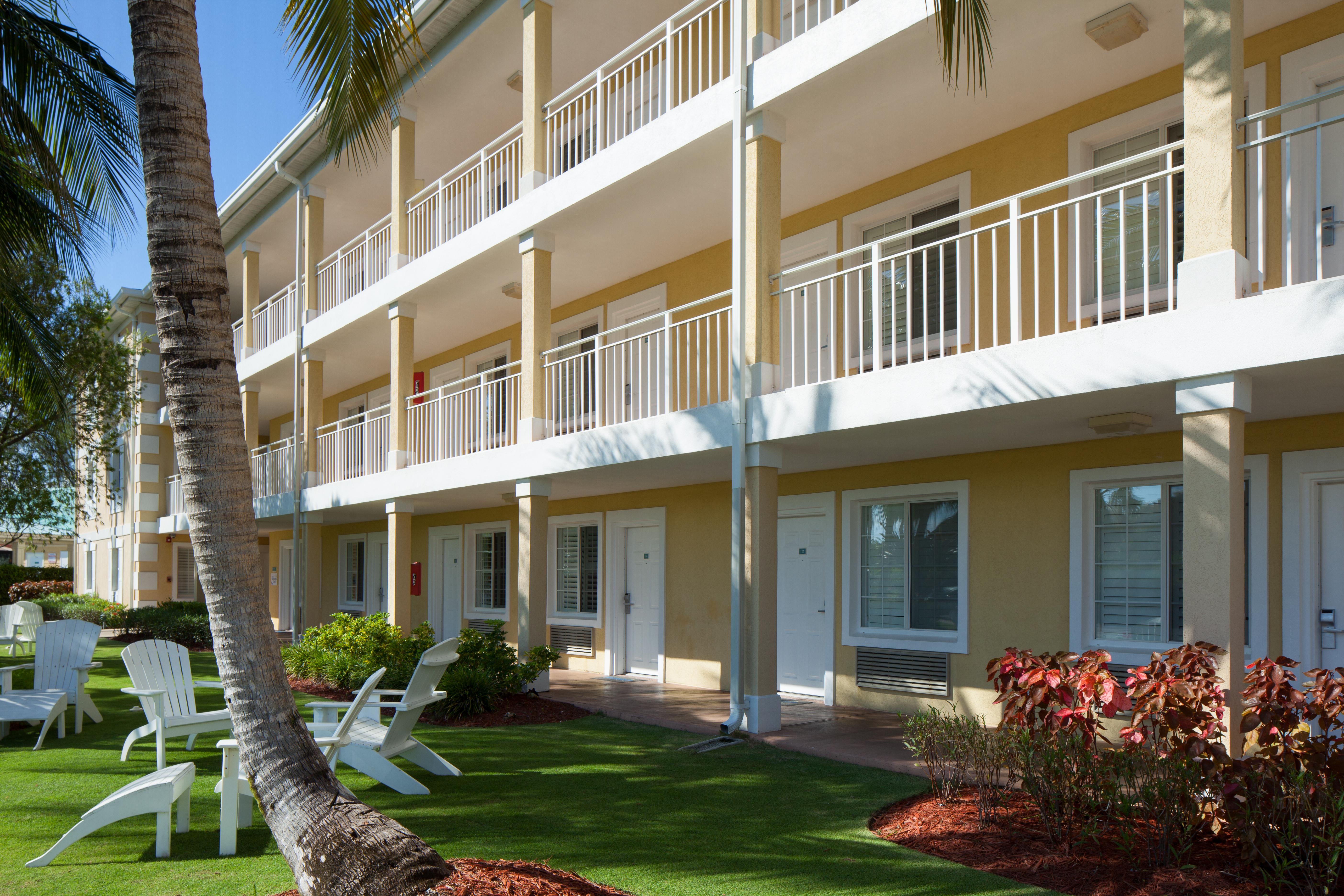 Sunshine Suites Resort West Bay Zewnętrze zdjęcie