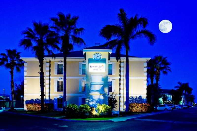 Sunshine Suites Resort West Bay Zewnętrze zdjęcie