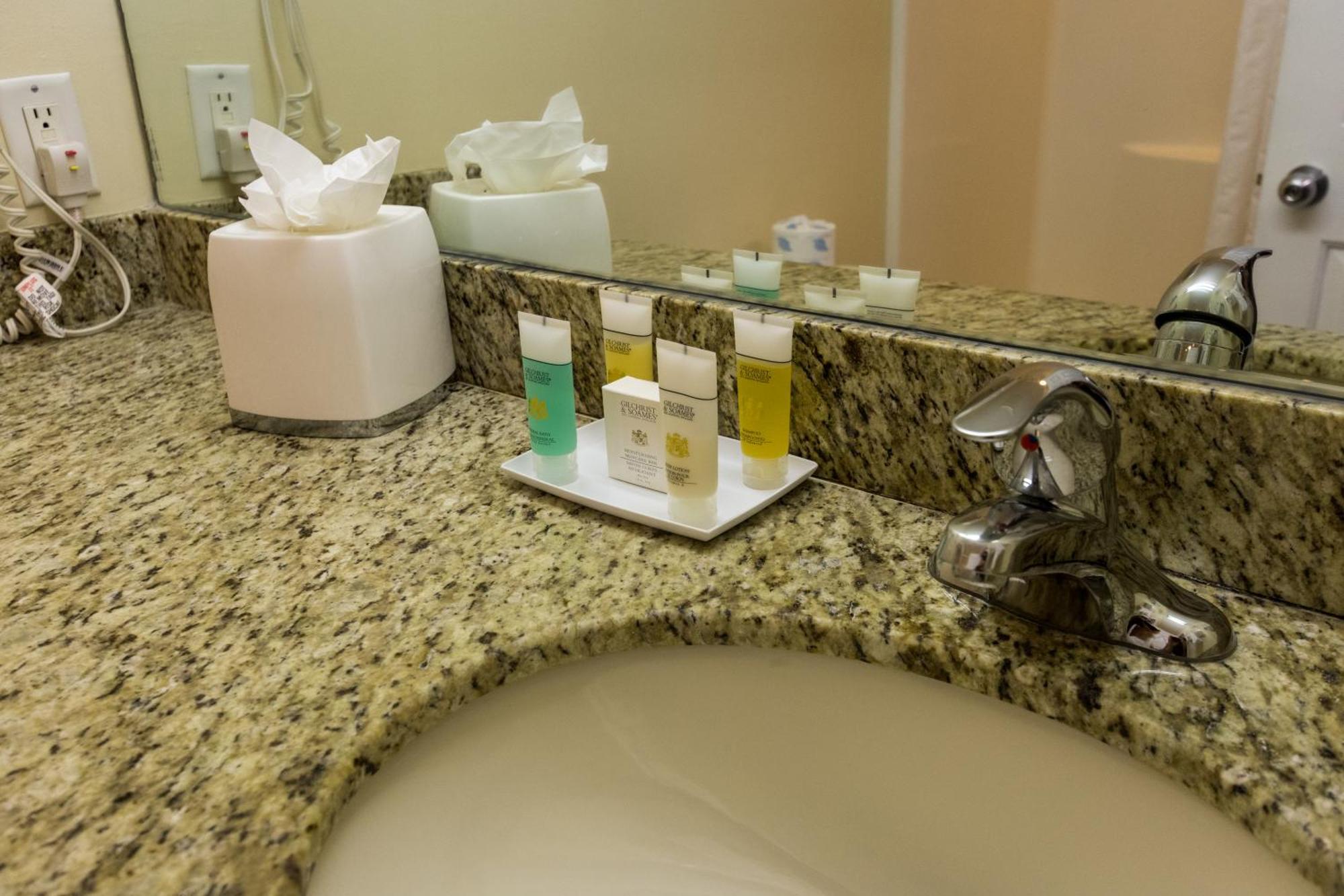 Sunshine Suites Resort West Bay Zewnętrze zdjęcie